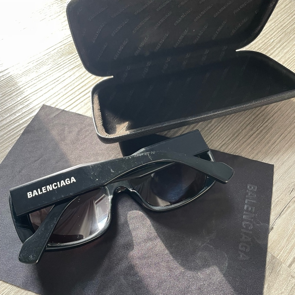 Balenciaga Dark Sunglasses with Black Case - Picture 6 of 9